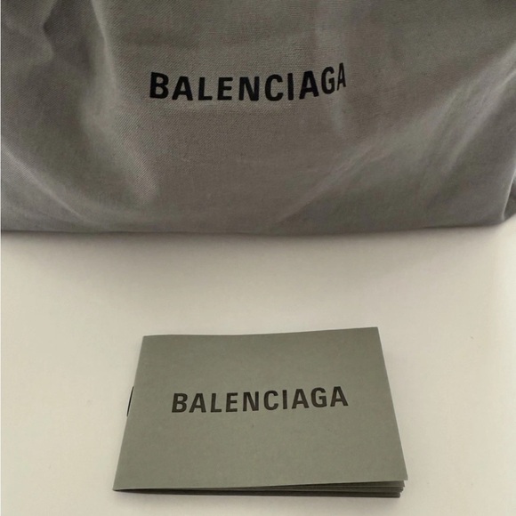 Authentic Balenciaga Logo Crush Chain Bag S Quilted Crushed Calf Optic White WT - Picture 5 of 12